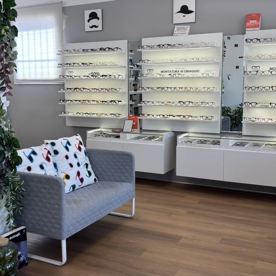 Interno del negozio Ottica Gele a Scaltenigo di Mirano
